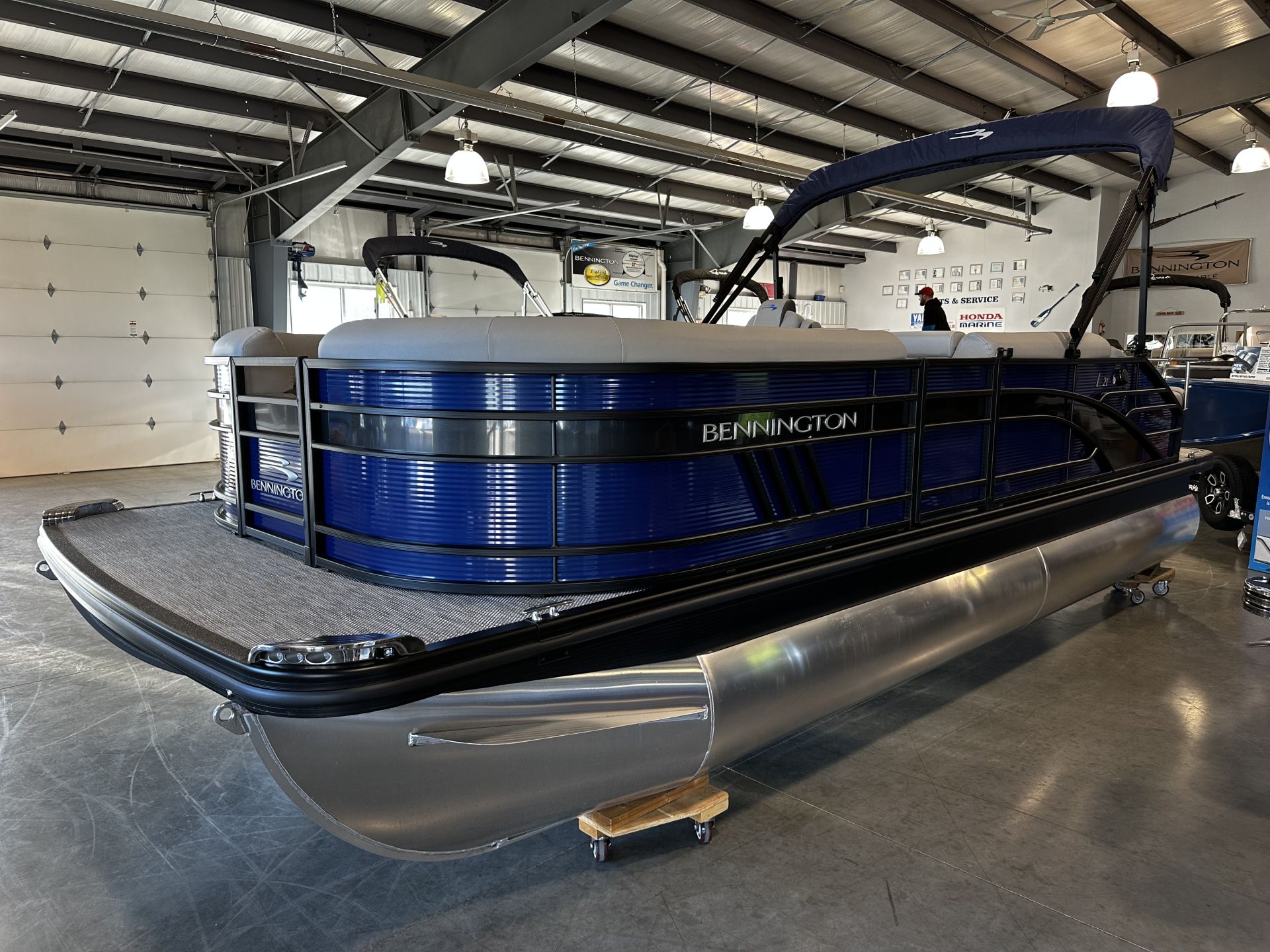 How to Choose from the Used Pontoon Boats for Sale